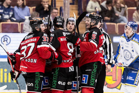 Örebros spelare jublar