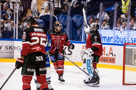 Örebros målvakt Jhonas Enroth jubel