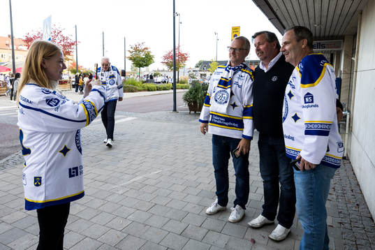 Leksands sportchef Thomas Johansson innan ishockeymatchen i