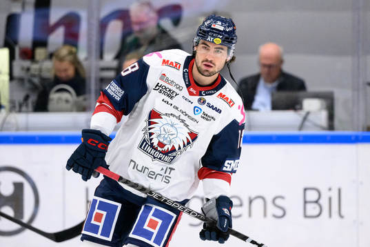 Linköpings Remi Elie innan ishockeymatchen i SHL mellan