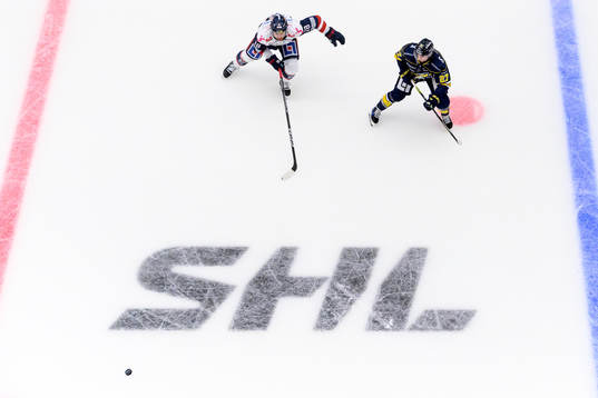 Linköpings Remi Elie och +HV71s Robert Nardella