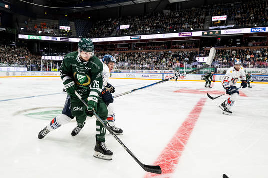 Färjestads Jeremy Salvas Groleau och Växjös Emil