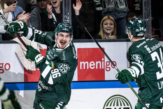 Färjestads David Tomasek jublar
