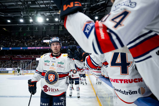 Växjös Dylan McLaughlin jublar