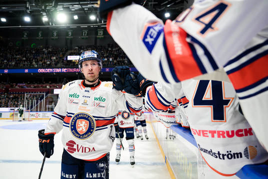 Växjös Dylan McLaughlin jublar
