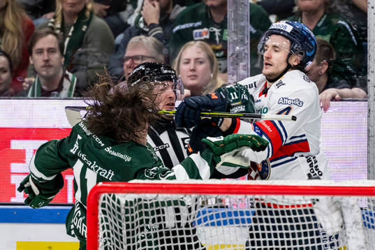 Färjestads Joakim Nygård och Växjös Keegan Lowe