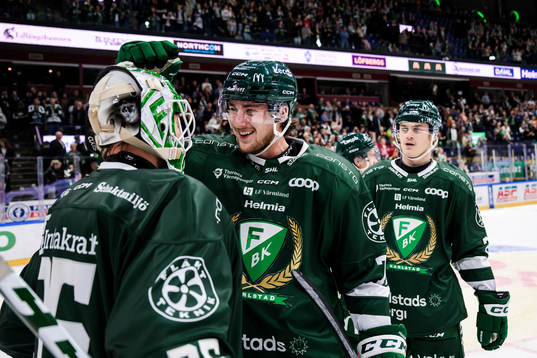 Färjestads målvakt Carl Lindbom och Jeremy Salvas Groleau