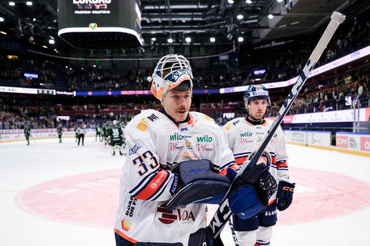 Växjös målvakt Emil Larmi deppar