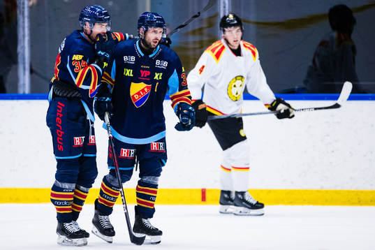 Djurgårdens Marcus Kruger och Daniel Brodin jublar