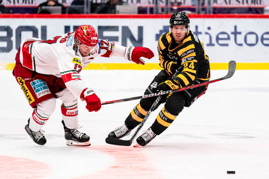 MoDos Riley Woods och Skellefteås Oscar Lindberg