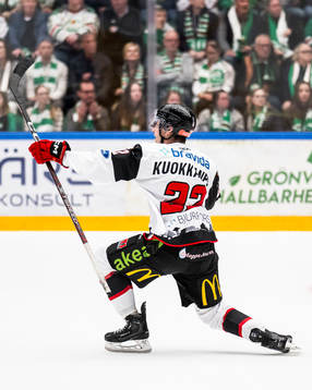 Malmö Redhawks Janne Kuokkanen jublar