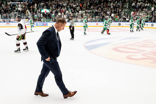 Rögles tränare Cam Abbott lämnar isen