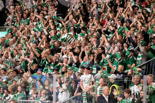 Rögles supportrar jublar