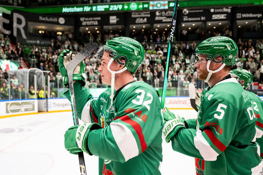 Rögles Oskar Pettersson och Ludvig Claesson jublar