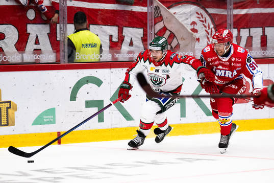 Frölundas Henrik Tömmernes och Timrås Magnus Pääjärvi