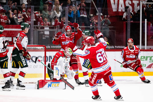 Timrås Magnus Pääjärvi jublar