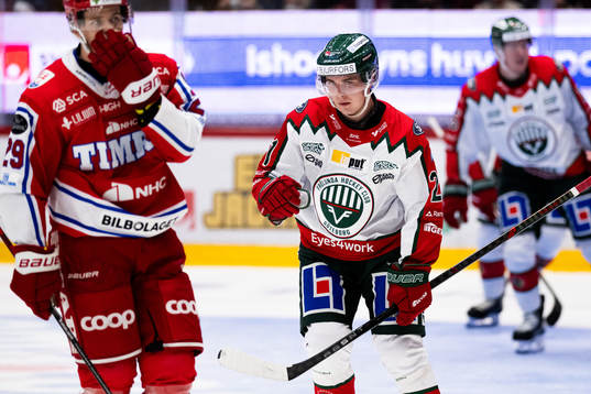 Frölundas Jere Innala jublar