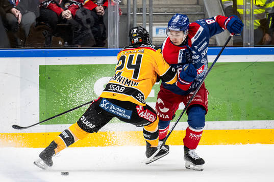 Luleås Brendan Shinnimin och Oskarshamns Lukas Jasek