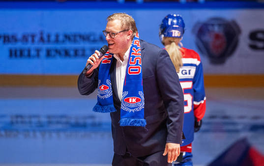 Markus Eriksson sjunger Oskarshamn-hymnen