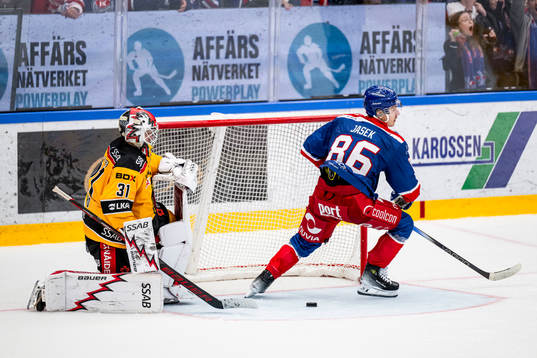 Oskarshamns Lukas Jasek jublar