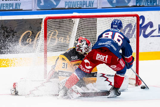 Oskarshamns Lukas Jasek sätter