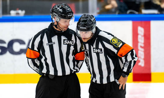 Domare Johan Magnusson och Domare Kristoffer Folkstrand