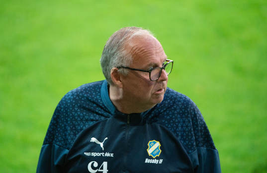 Nosabys tränaren Mats Andersson ilsken i matchen i