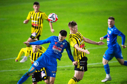 IFK Hässleholms Axel Henriksson i matchen i division 2