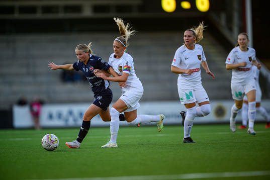 FC Rosengårds Hanna Andersson och Brommapojkarnas Elsa