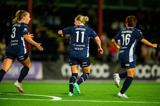 FC Rosengårds Gudrun Arnardottir och Emma Jansson