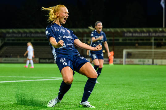 FC Rosengårds Sofie Bruun Bredgaard jublar