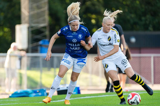 Trelleborgs Olivia Strid och AIKs Moa Sjöström