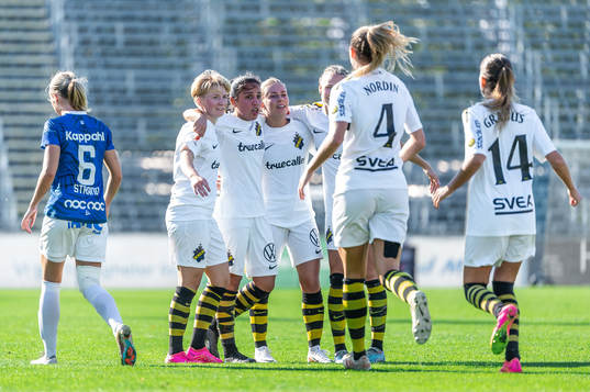 AIKs spelare jublar