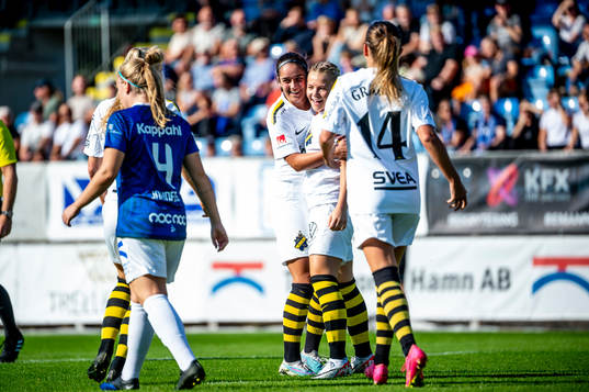 AIKs Matilda Nildén jublar med lagkamraterna
