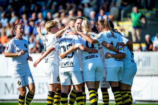 AIKs Matilda Nildén jublar med lagkamraterna
