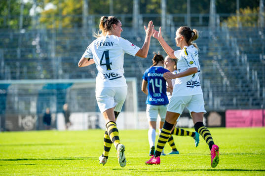 AIKs Jennie Nordin och Adelisa Grabus jublar