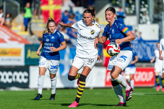 AIKs Adelisa Grabus och Trelleborgs Saga Ollerstam