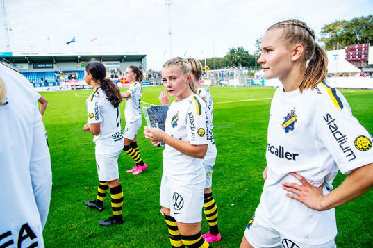AIKs Matilda Nildén jublar med lagkamraterna