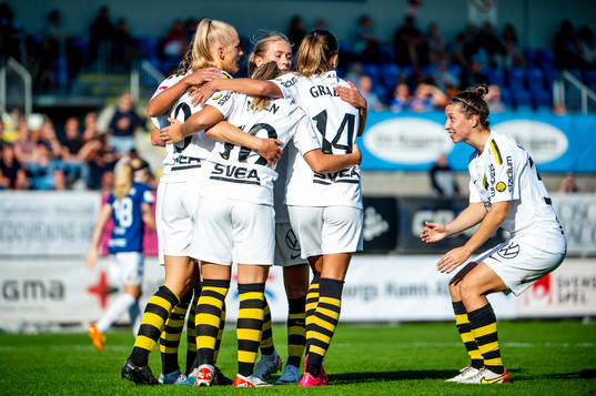 AIKs Matilda Nildén jublar med lagkamraterna