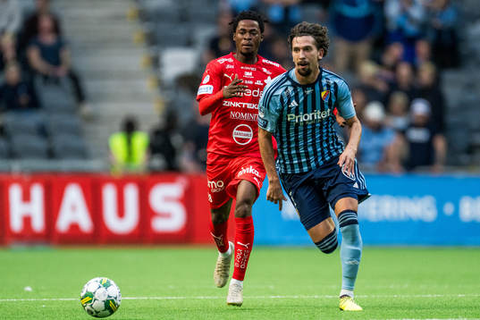 Värnamos Frank Junior Agyei och Djurgårdens Gustav Wikheim