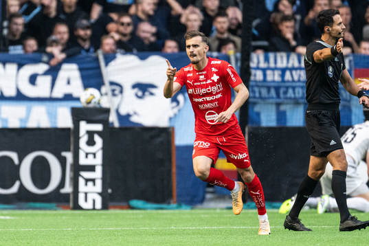 Värnamos Ajdin Zeljkovic jublar
