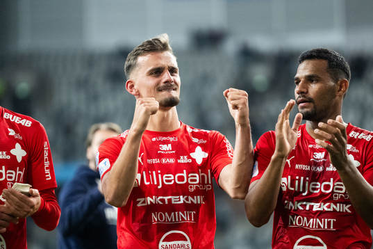 Värnamos Ajdin Zeljkovic jublar