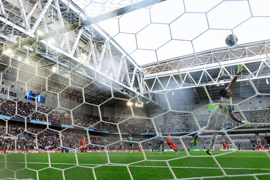 Djurgårdens målvakt Jacob Widell Zetterström släpper in