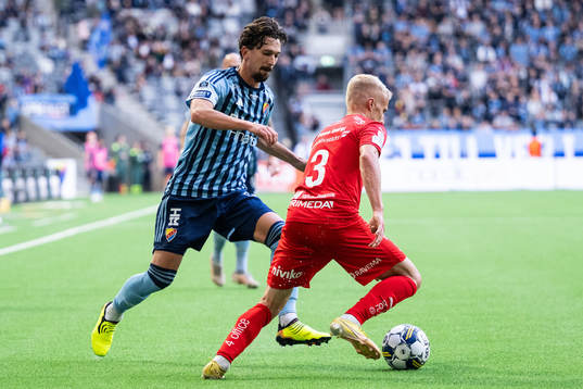 Djurgårdens Gustav Wikheim och Värnamos Viktor Bergh