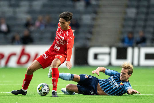 Värnamos Kenan Bilalovic och Djurgårdens Hampus Finndell