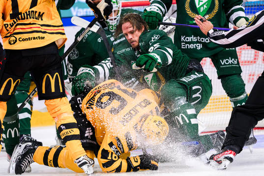Färjestads Magnus Nygren och Skellefteås Linus Lindström