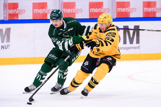 Färjestads Lucas Forsell och Skellefteås Pär Lindholm