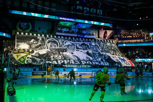 Färjestads supportrar har gjort ett Tifo