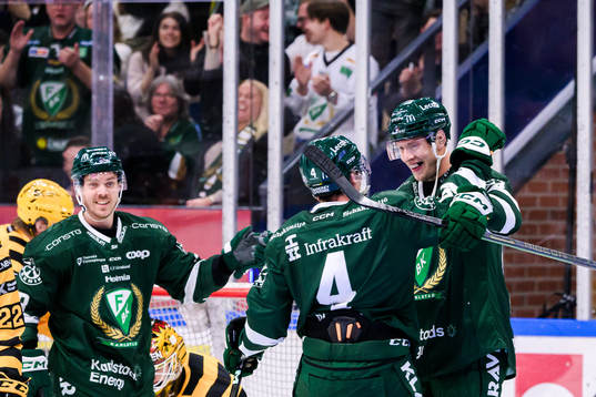 Färjestads Victor Ejdsell jublar