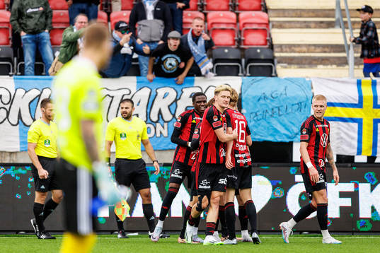 Östersunds spelare jublar